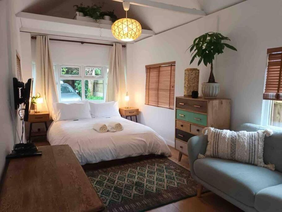 River Cabin Retreat Shepperton Dış mekan fotoğraf