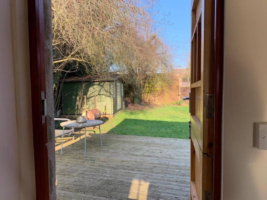 River Cabin Retreat Shepperton Dış mekan fotoğraf